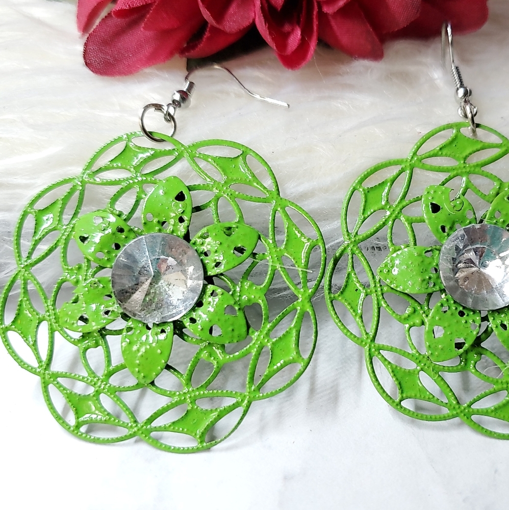 E342 Green Abstract Flower Statement Earrings - Picture 6 of 7